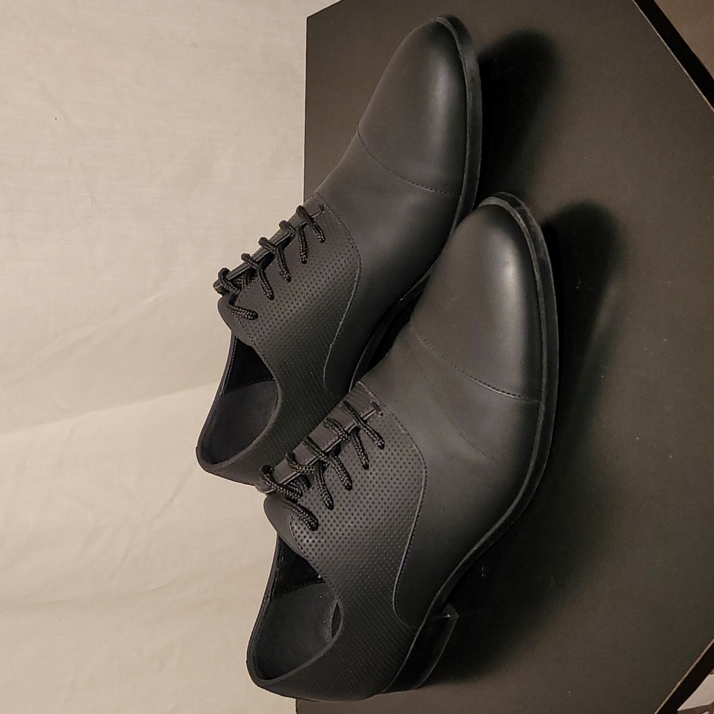 Aldo Black Leather Cap Toe Oxford Shoes 11 - Picture 2 of 9